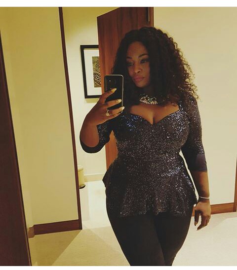 Toolzo Flaunts Her Front Endowment And Perfect Curve In This New Photo